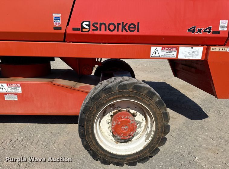 image for item DZ4256 2006 Snorkel TB85JFA boom lift