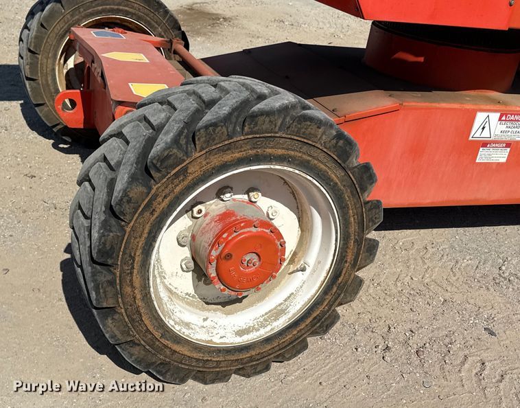 image for item DZ4256 2006 Snorkel TB85JFA boom lift