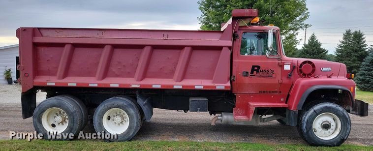 image for item DZ6483 1994 Ford L8000 dump truck