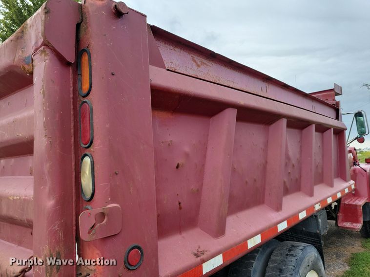 image for item DZ6483 1994 Ford L8000 dump truck
