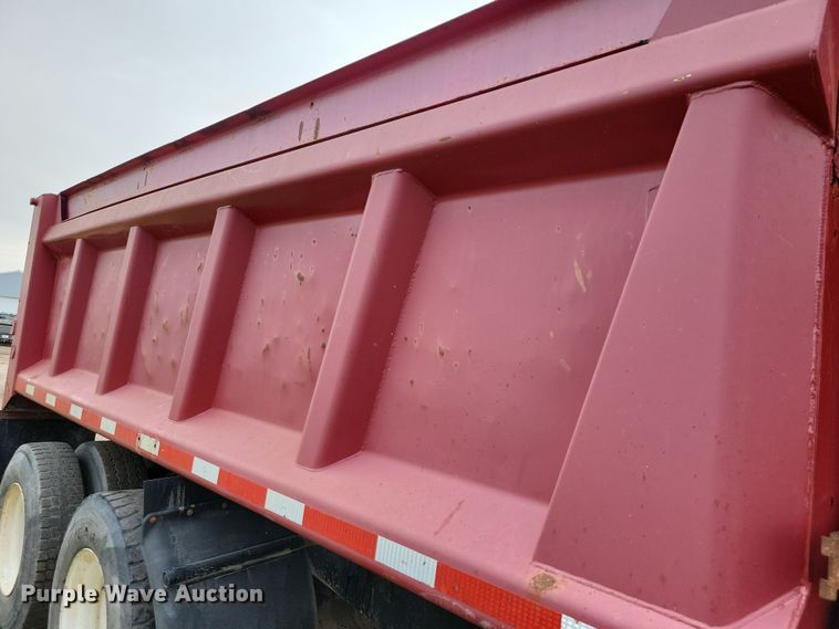 image for item DZ6483 1994 Ford L8000 dump truck