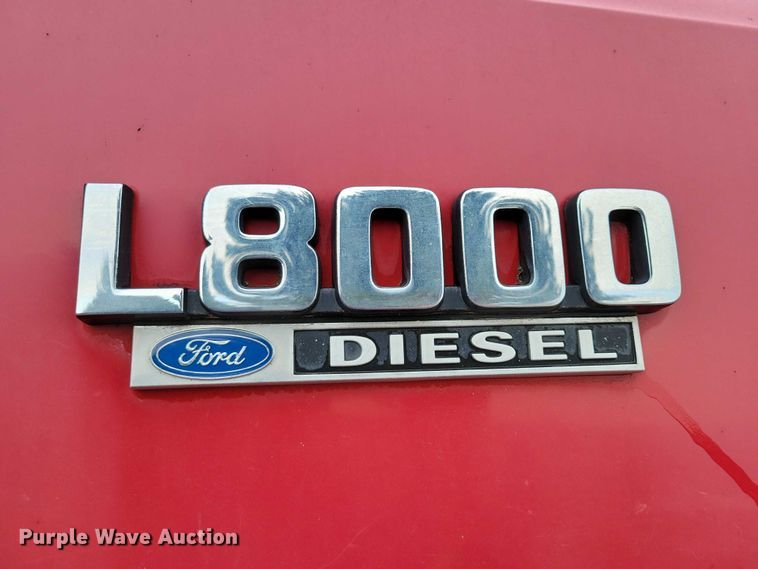 image for item DZ6483 1994 Ford L8000 dump truck