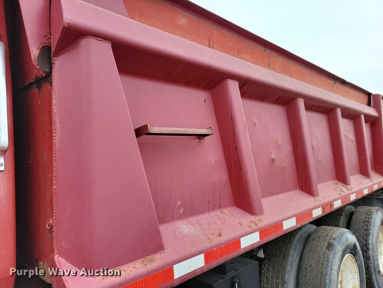 image for item DZ6483 1994 Ford L8000 dump truck