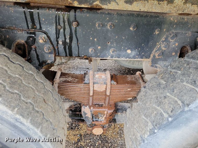 image for item DZ6483 1994 Ford L8000 dump truck