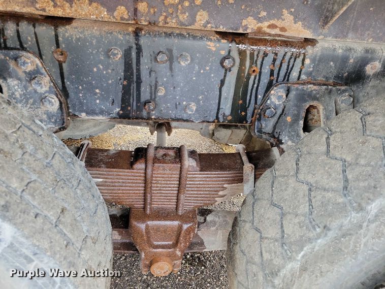 image for item DZ6483 1994 Ford L8000 dump truck