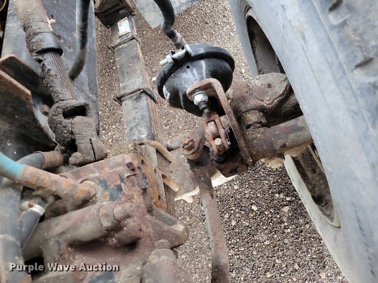 image for item DZ6483 1994 Ford L8000 dump truck