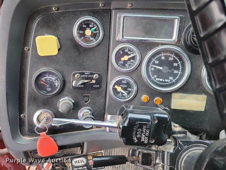 image for item DZ6483 1994 Ford L8000 dump truck