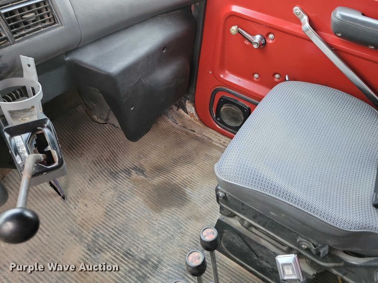 image for item DZ6483 1994 Ford L8000 dump truck