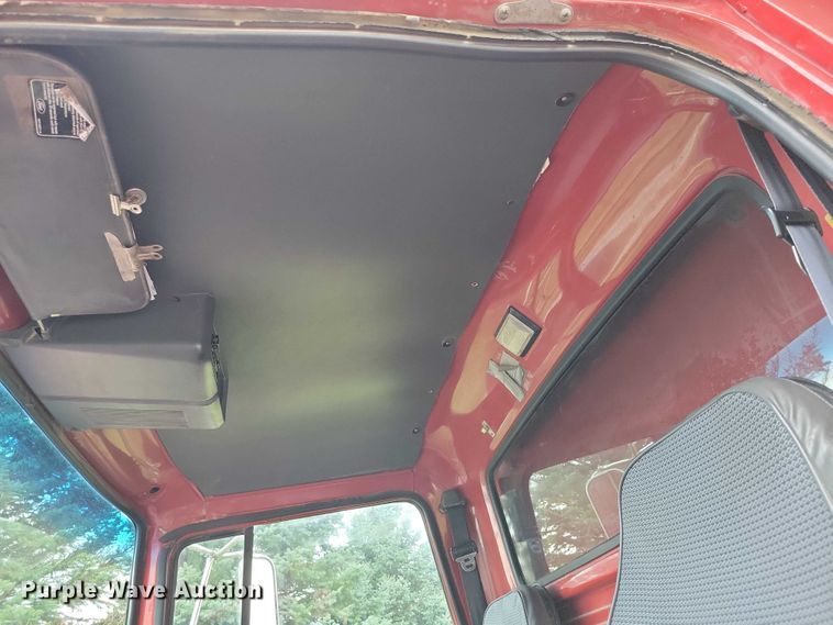 image for item DZ6483 1994 Ford L8000 dump truck