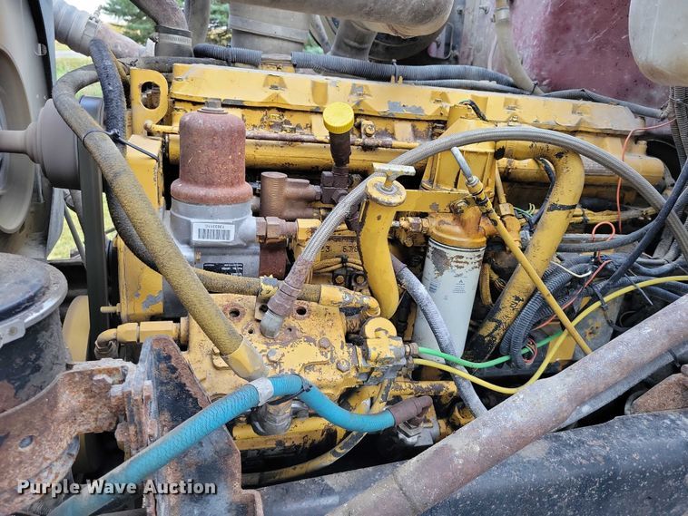 image for item DZ6483 1994 Ford L8000 dump truck