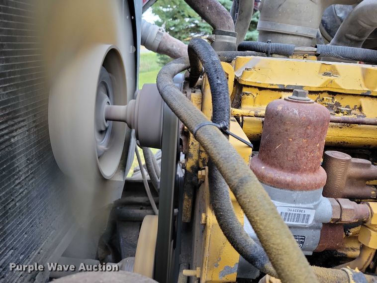 image for item DZ6483 1994 Ford L8000 dump truck