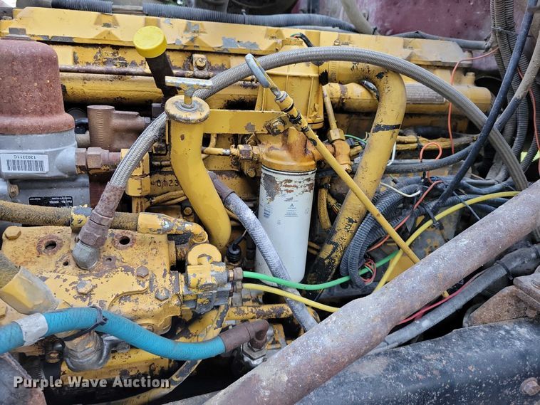 image for item DZ6483 1994 Ford L8000 dump truck