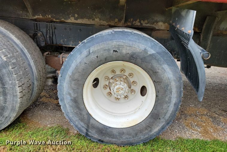 image for item DZ6483 1994 Ford L8000 dump truck