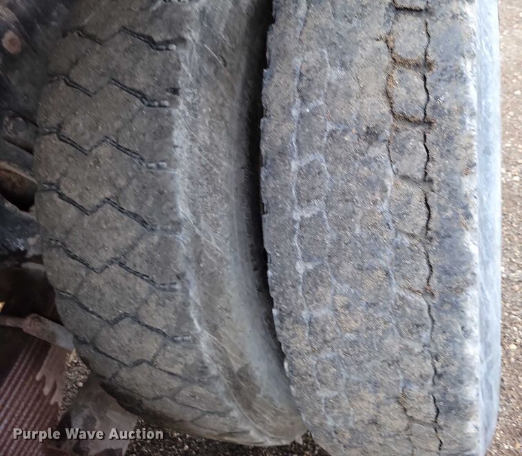 image for item DZ6483 1994 Ford L8000 dump truck