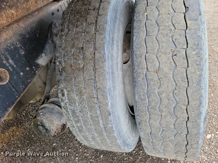 image for item DZ6483 1994 Ford L8000 dump truck