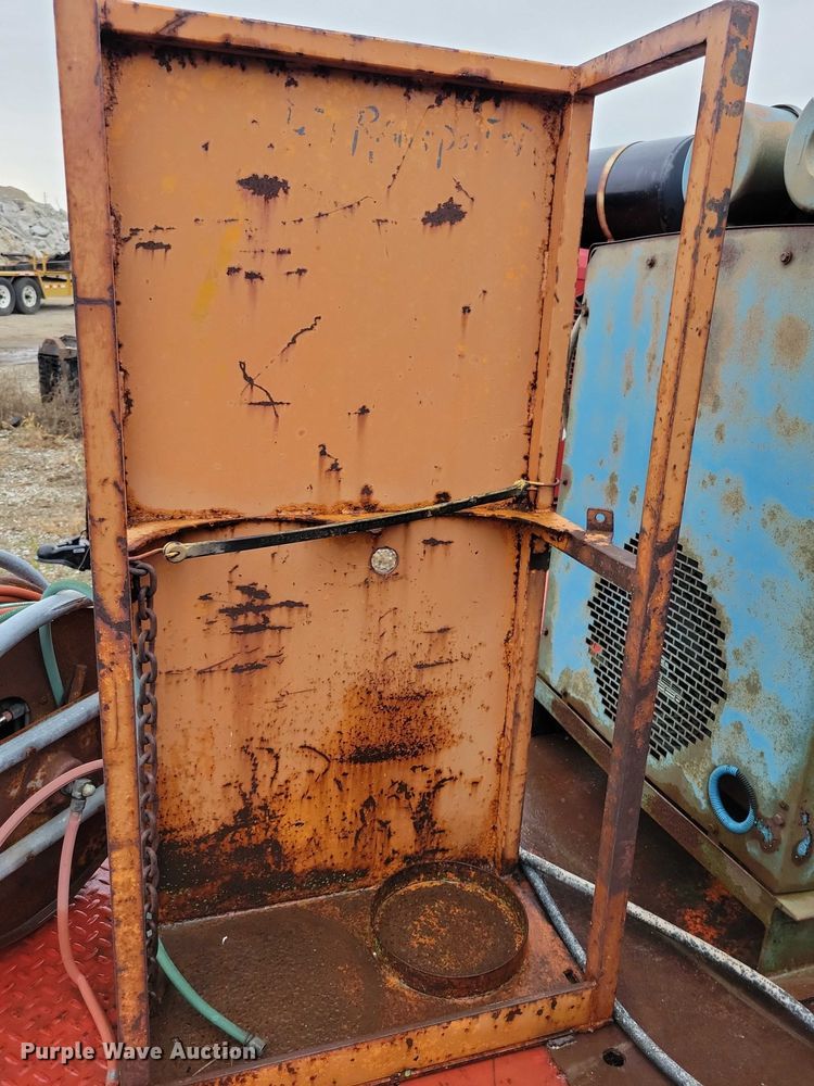 image for item DZ6484 Miller welder/generator