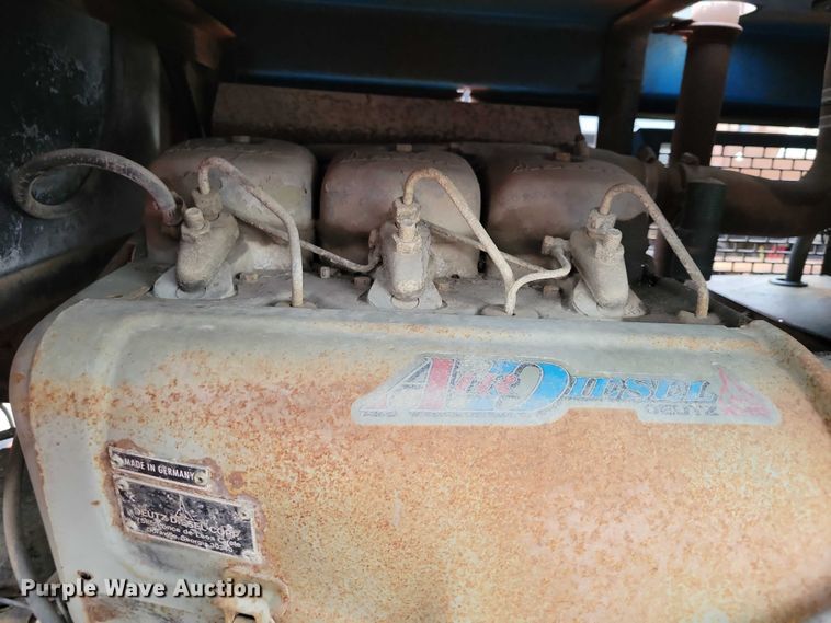 image for item DZ6484 Miller welder/generator