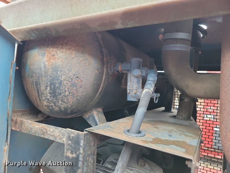 image for item DZ6484 Miller welder/generator