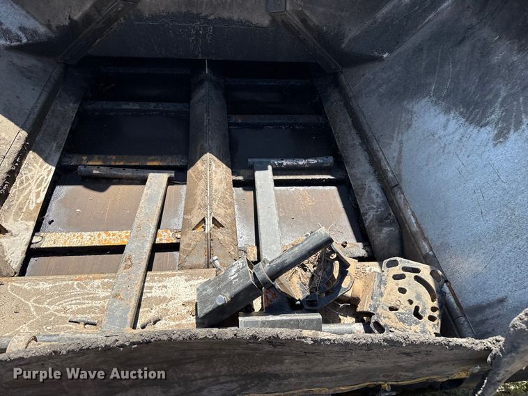 image for item DZ8973 2018 Weiler P385B paver