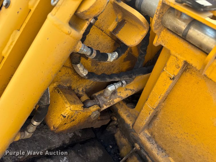 image for item DZ8973 2018 Weiler P385B paver