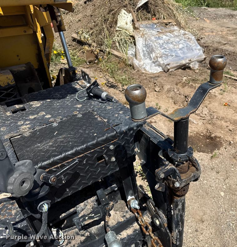 image for item DZ8973 2018 Weiler P385B paver