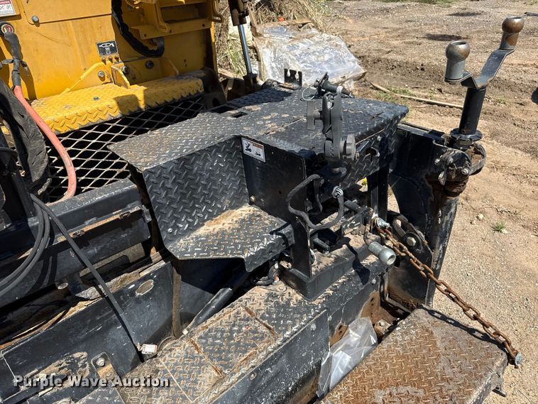 image for item DZ8973 2018 Weiler P385B paver