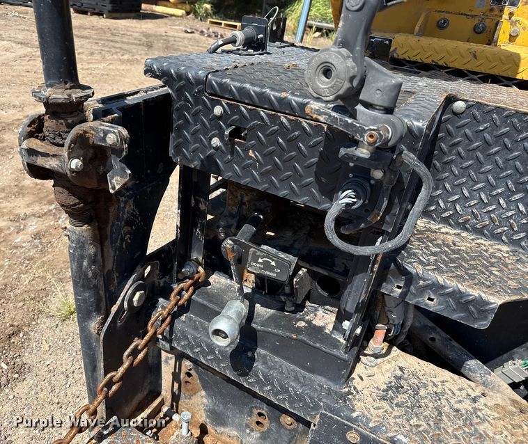 image for item DZ8973 2018 Weiler P385B paver