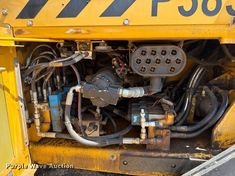 image for item DZ8973 2018 Weiler P385B paver