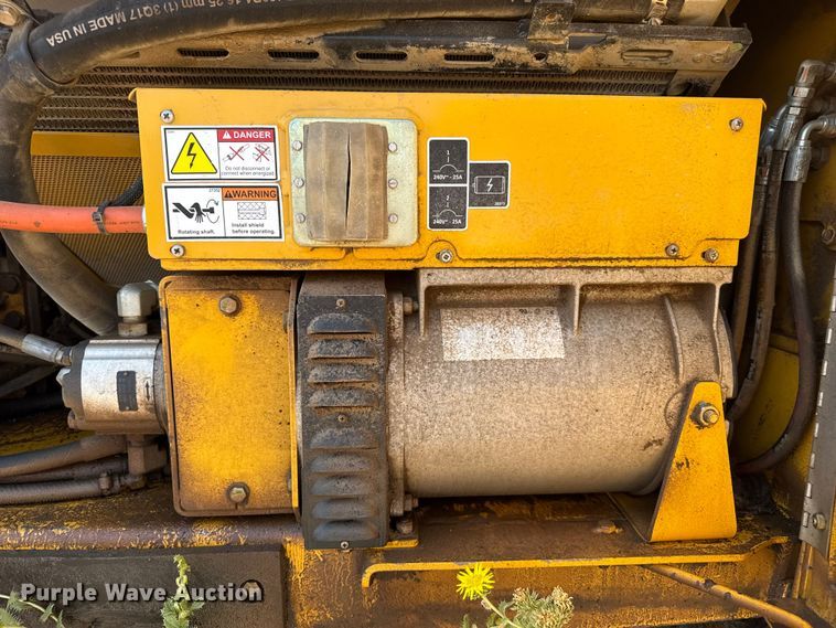 image for item DZ8973 2018 Weiler P385B paver