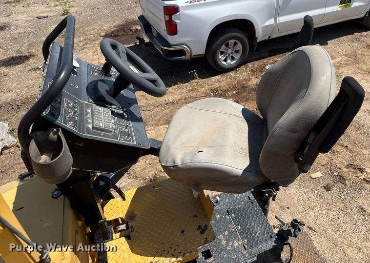 image for item DZ8973 2018 Weiler P385B paver