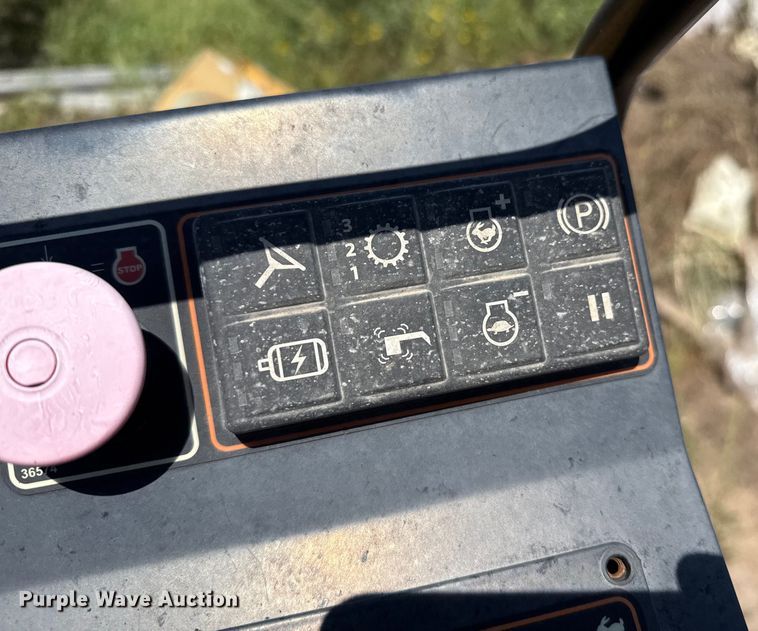 image for item DZ8973 2018 Weiler P385B paver