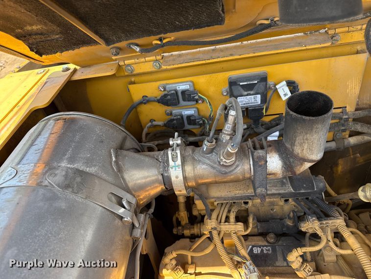 image for item DZ8973 2018 Weiler P385B paver