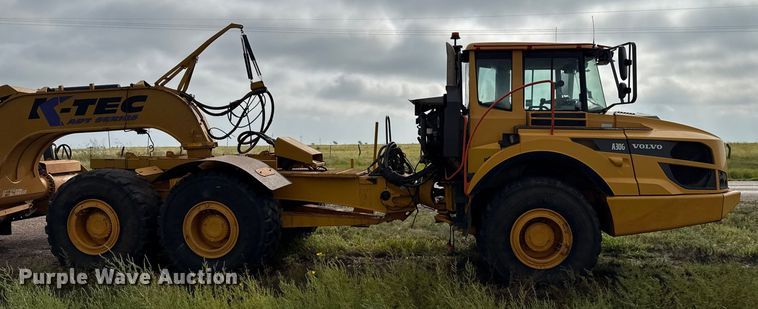 image for item DZ8974 2019 Volvo A30G articulated scraper truck with 2016 K-Tec 1228 scraper