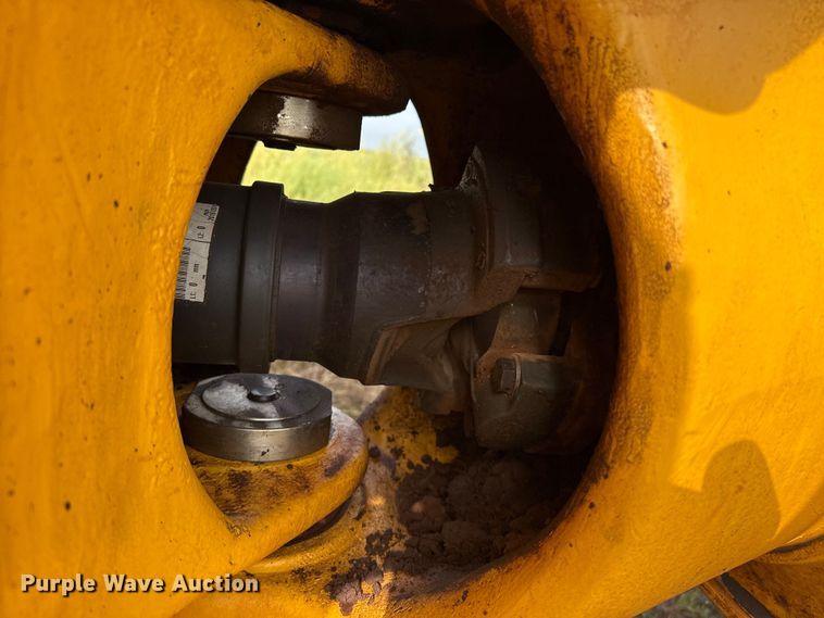 image for item DZ8974 2019 Volvo A30G articulated scraper truck with 2016 K-Tec 1228 scraper