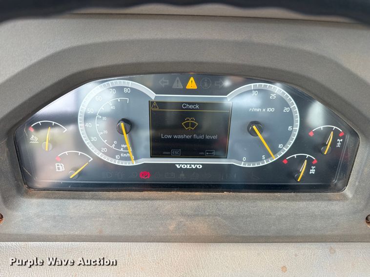 image for item DZ8974 2019 Volvo A30G articulated scraper truck with 2016 K-Tec 1228 scraper