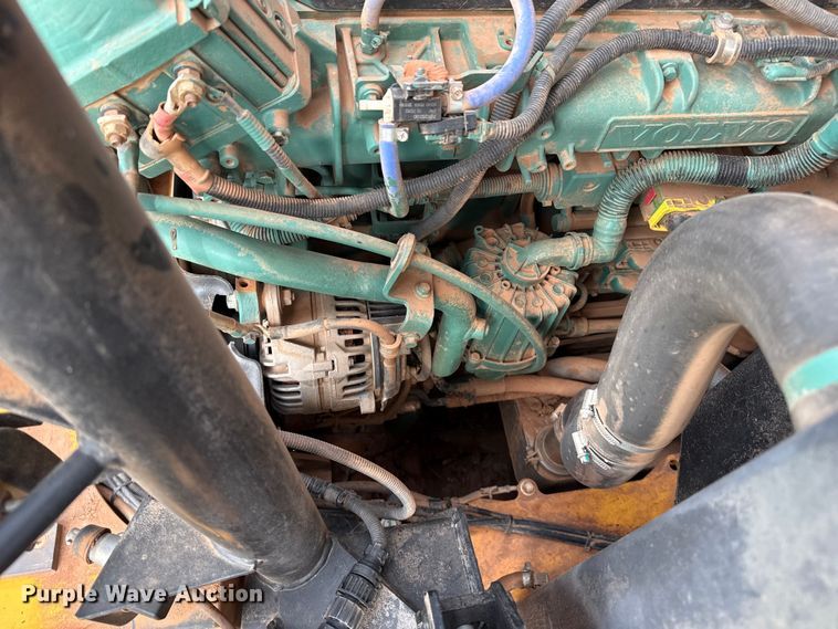 image for item DZ8974 2019 Volvo A30G articulated scraper truck with 2016 K-Tec 1228 scraper