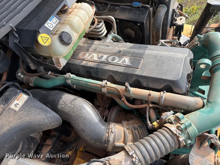 image for item DZ8974 2019 Volvo A30G articulated scraper truck with 2016 K-Tec 1228 scraper