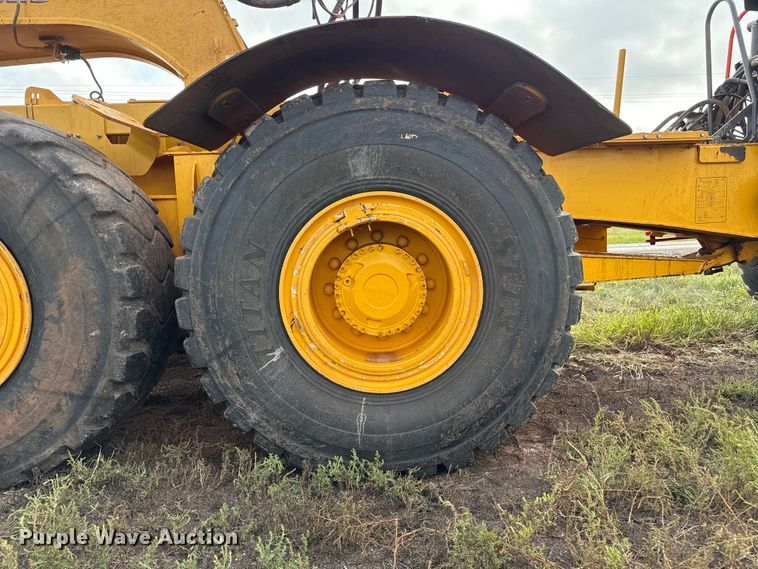 image for item DZ8974 2019 Volvo A30G articulated scraper truck with 2016 K-Tec 1228 scraper