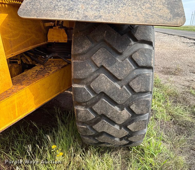 image for item DZ8974 2019 Volvo A30G articulated scraper truck with 2016 K-Tec 1228 scraper