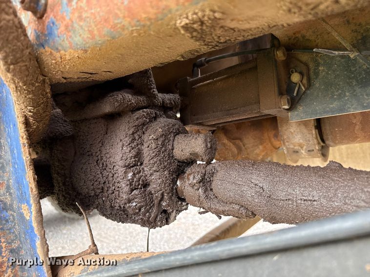 image for item DZ8976 1984 International F-4370 dump truck