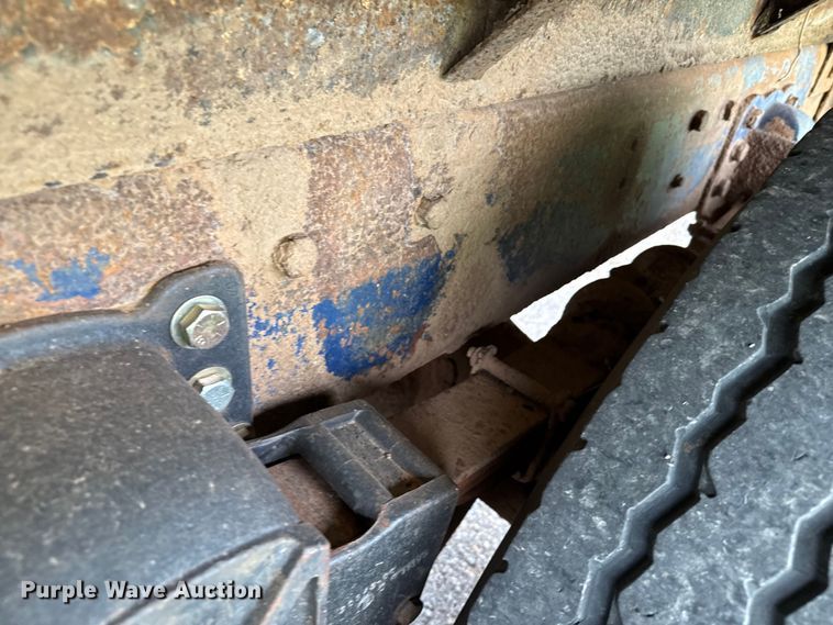 image for item DZ8976 1984 International F-4370 dump truck