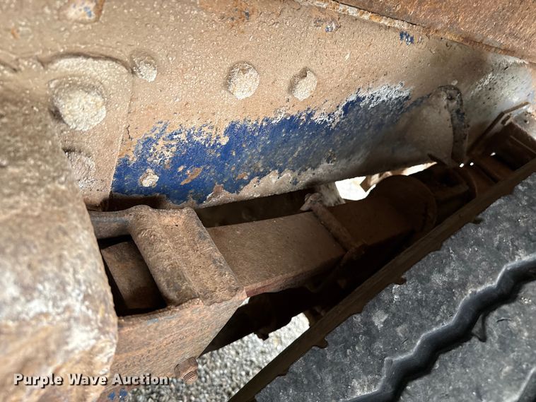 image for item DZ8976 1984 International F-4370 dump truck