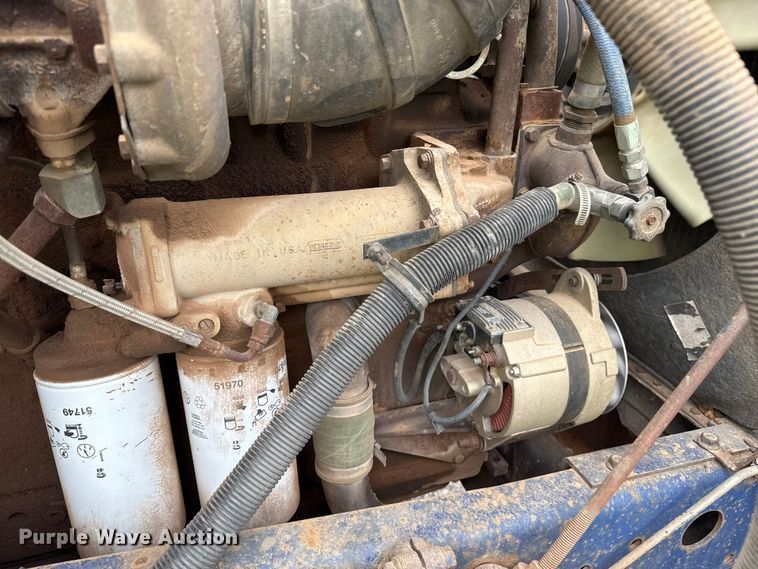 image for item DZ8976 1984 International F-4370 dump truck