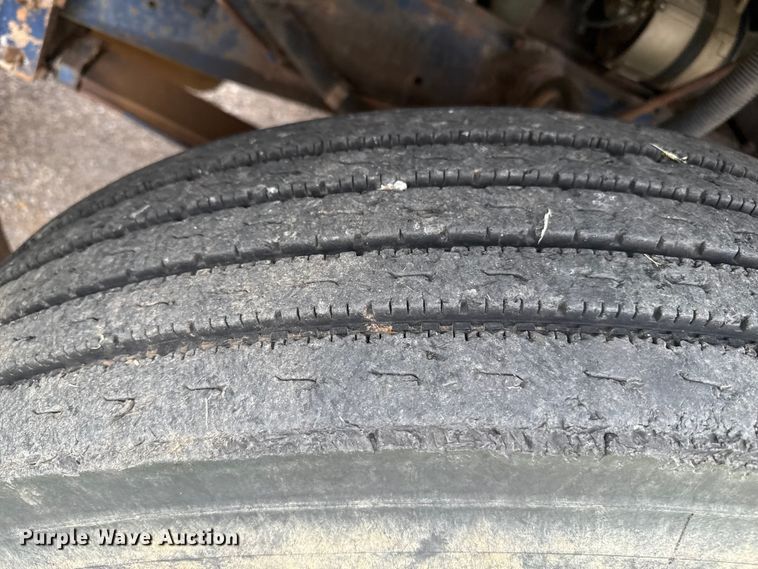 image for item DZ8976 1984 International F-4370 dump truck