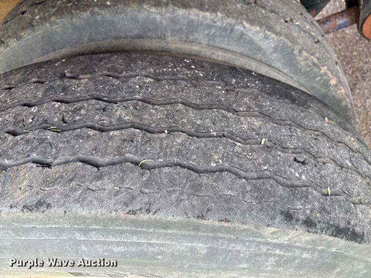 image for item DZ8976 1984 International F-4370 dump truck