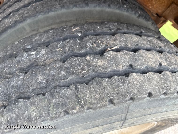 image for item DZ8976 1984 International F-4370 dump truck