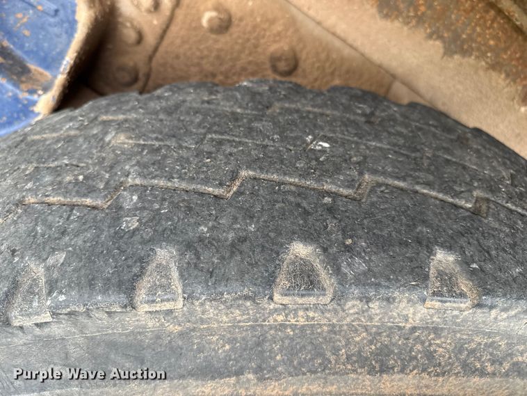 image for item DZ8976 1984 International F-4370 dump truck