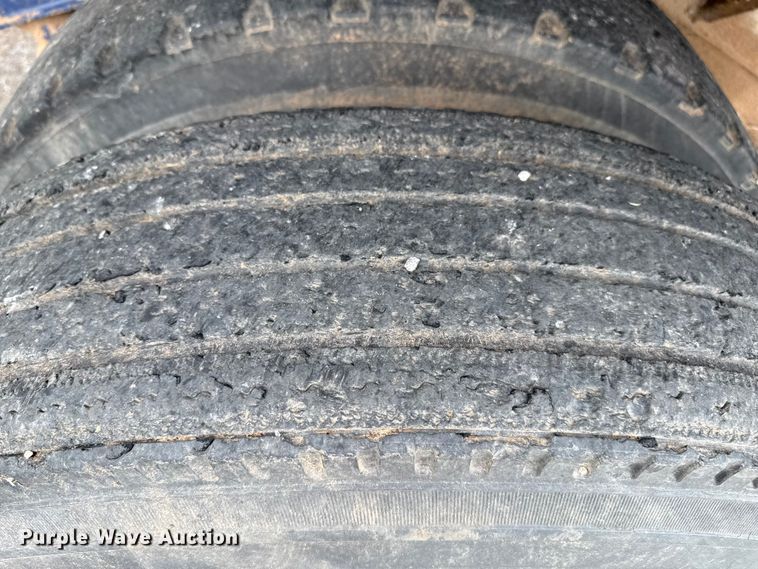 image for item DZ8976 1984 International F-4370 dump truck