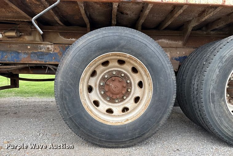 image for item DZ8976 1984 International F-4370 dump truck