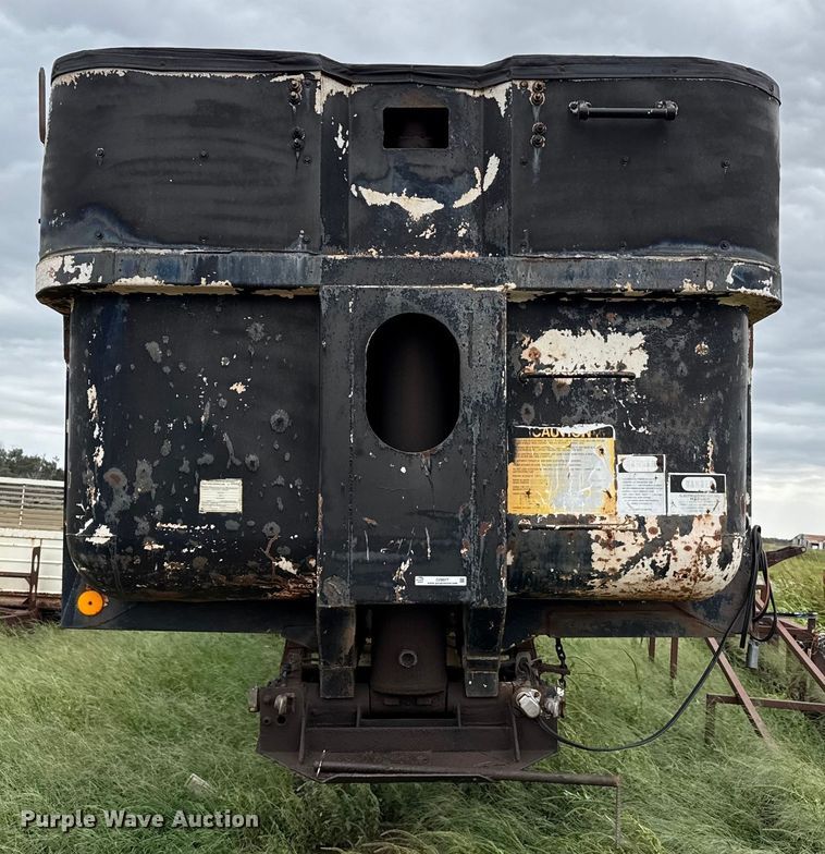 image for item DZ8977 1995 Clement end dump trailer